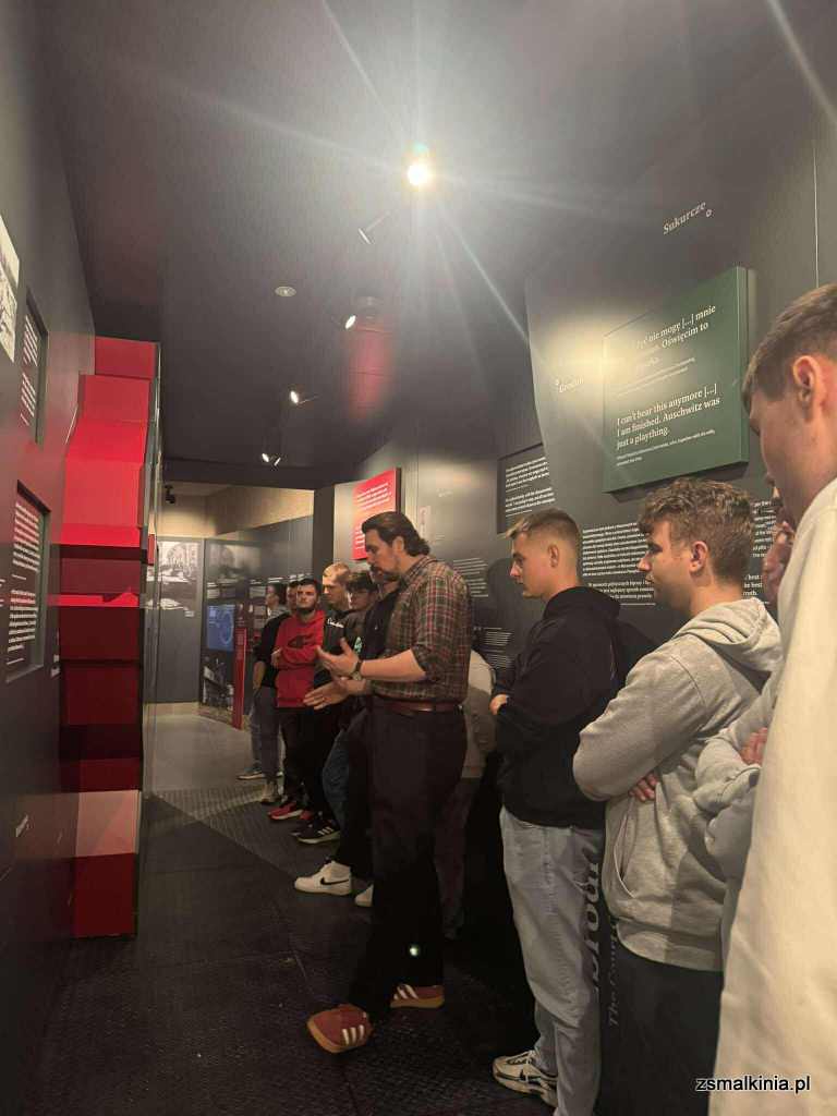 received_1594597221947255